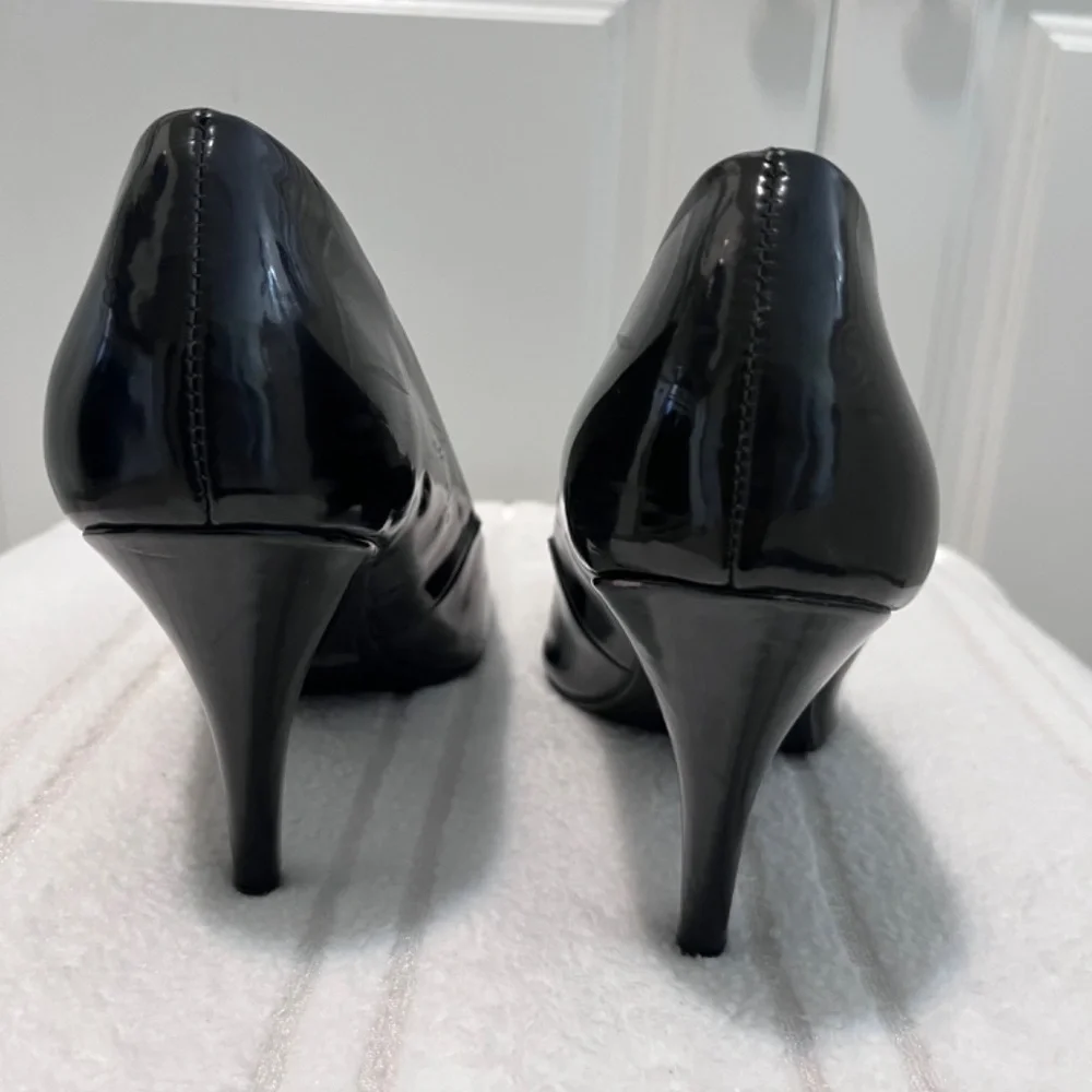 Fergalicious by Fergie “Caroline” Black Patent High Heel Pumps/Size 9.5.